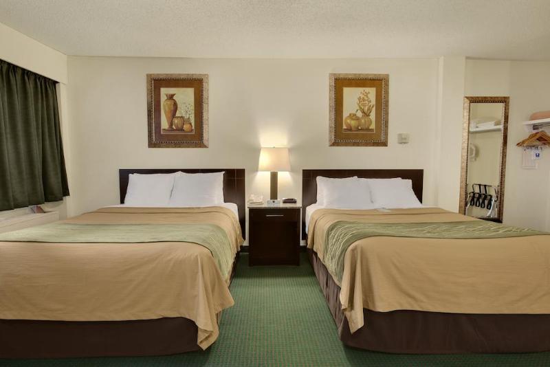Comfort Inn & Suites Edmonton Exterior photo